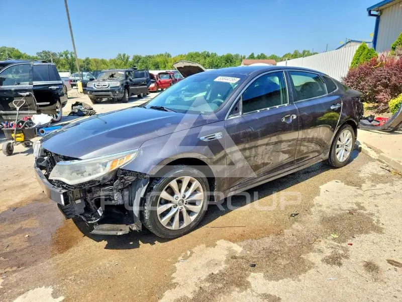 2017 KIA Optima photo