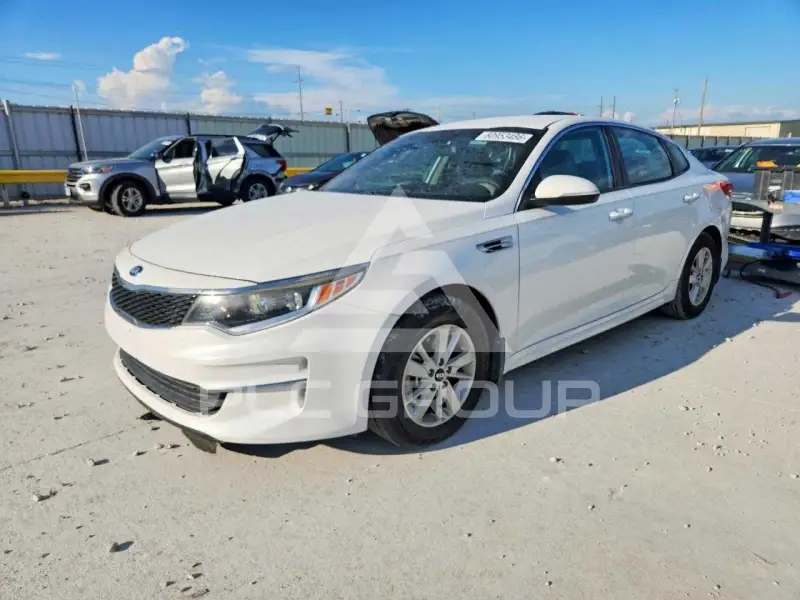 2017 KIA Optima photo