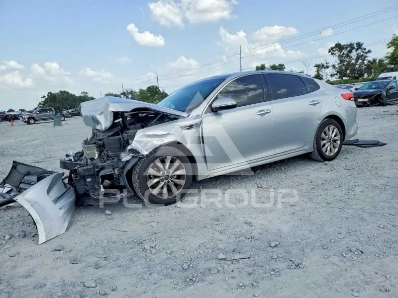 2017 KIA Optima photo