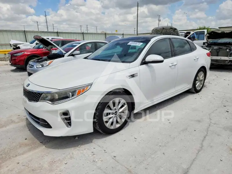 2017 KIA Optima photo