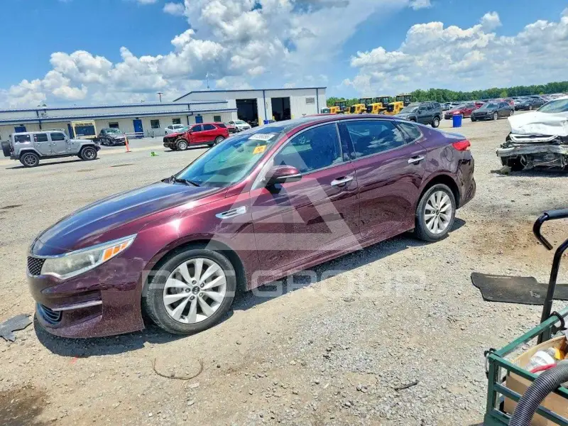 2017 KIA Optima photo