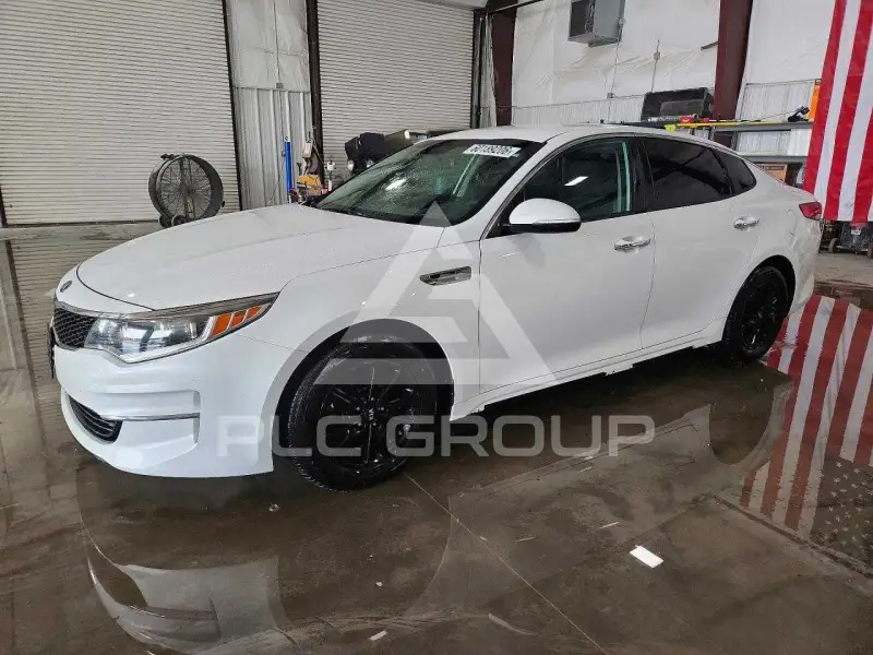 2017 KIA Optima photo