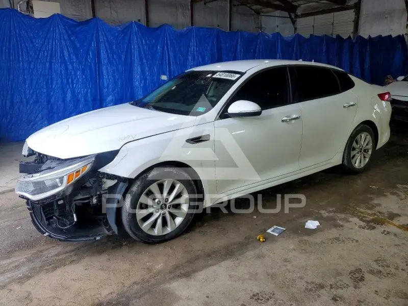 2017 KIA Optima photo