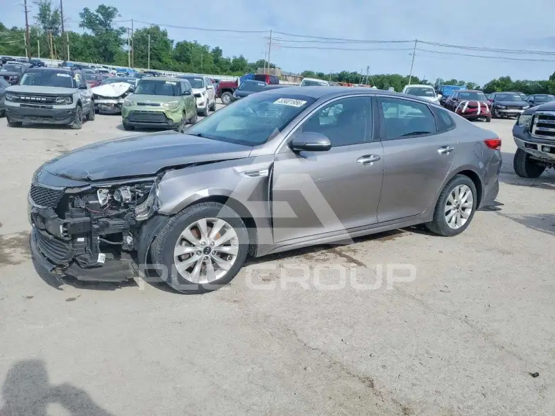 2017 KIA Optima фото