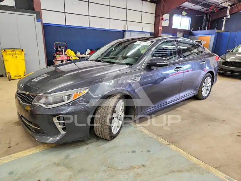 2017 KIA Optima photo