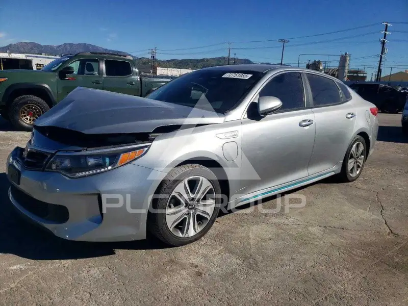 2017 KIA Optima photo