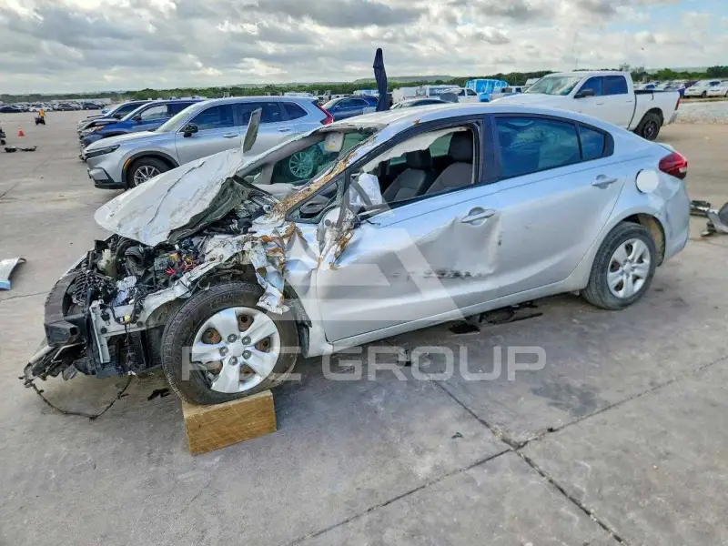 2017 KIA Forte photo