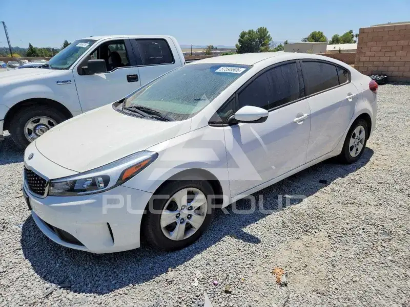 2017 KIA Forte фото