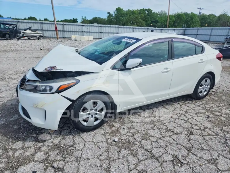 2017 KIA Forte фото