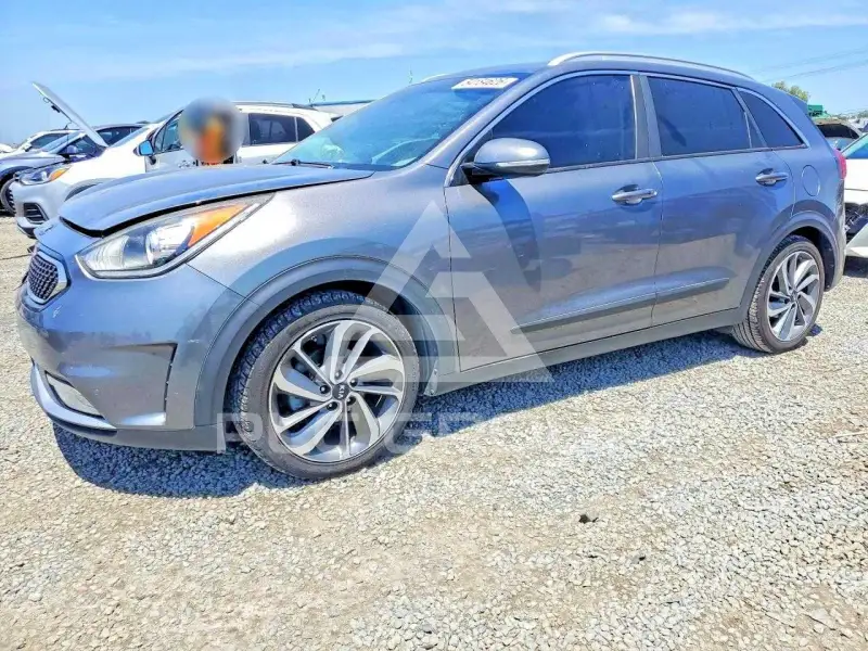 2017 KIA Niro photo