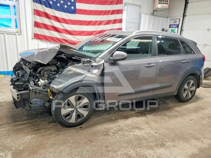 2017 KIA Niro photo