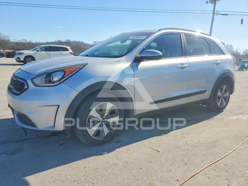2017 KIA Niro photo