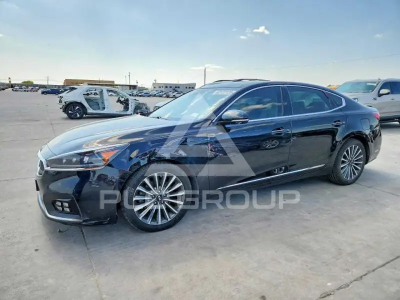 2017 KIA Cadenza photo