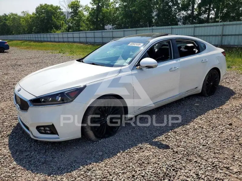 2017 KIA Cadenza photo