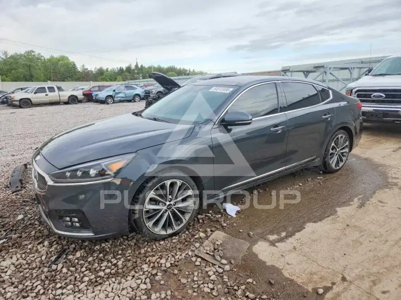 2017 KIA Cadenza photo