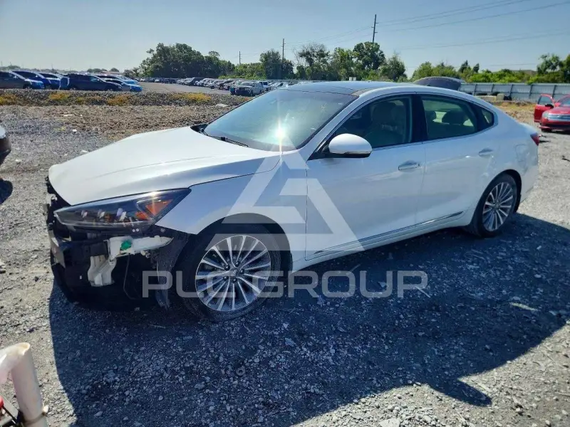 2017 KIA Cadenza photo