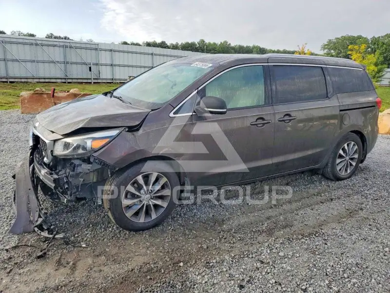 2017 KIA Sedona photo