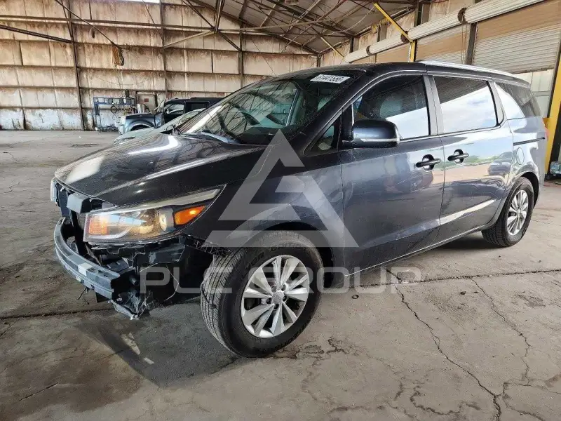 2017 KIA Sedona photo