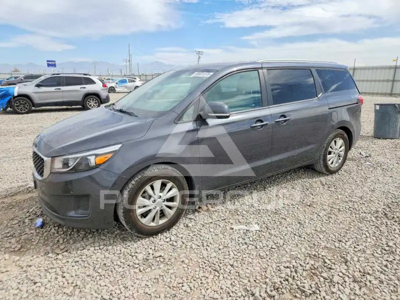2017 KIA Sedona photo
