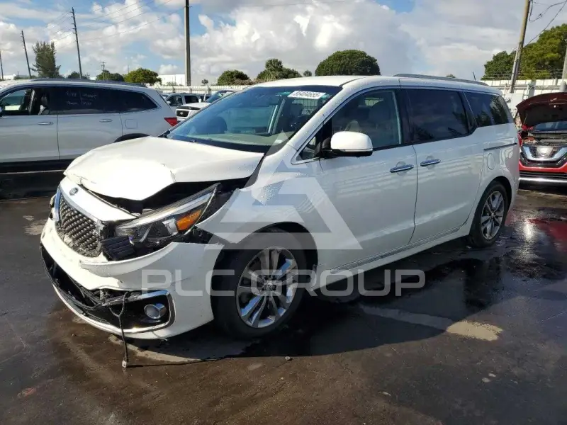 2017 KIA Sedona фото