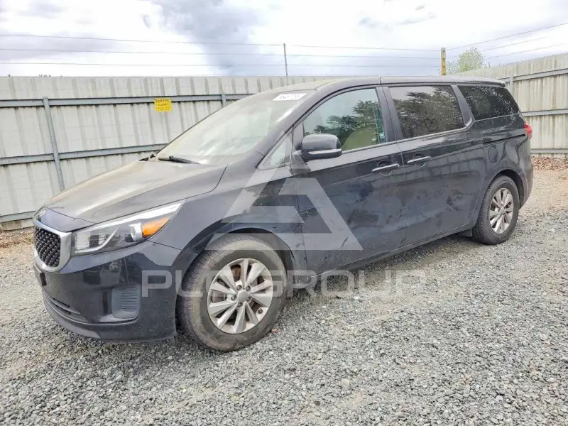 2017 KIA Sedona photo