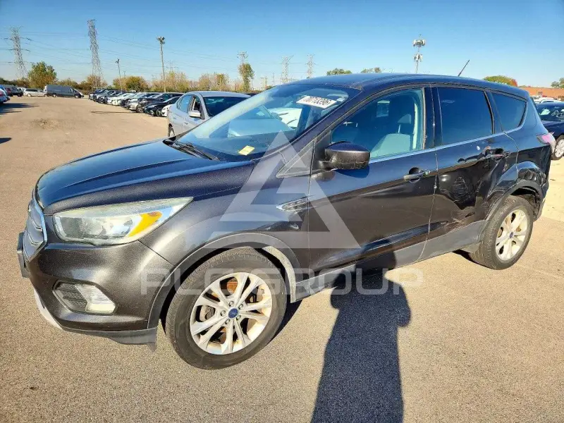 2017 Ford ESCAPE photo