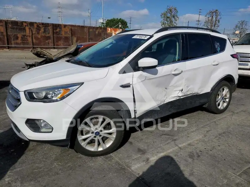 2017 Ford ESCAPE photo