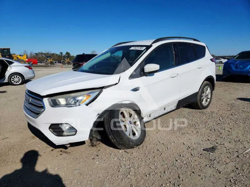 2017 Ford ESCAPE photo