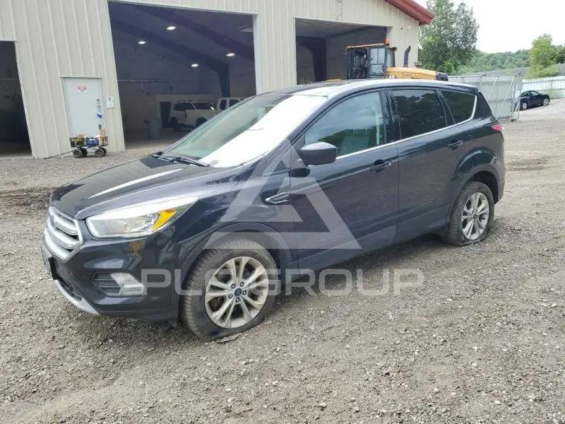2017 Ford ESCAPE photo
