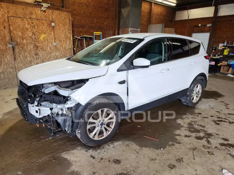 2017 Ford ESCAPE photo