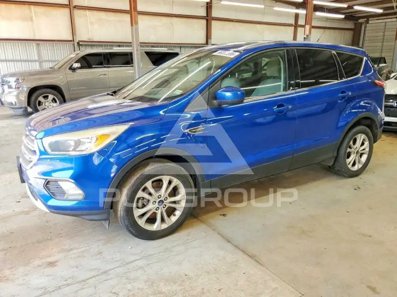 2017 Ford ESCAPE photo