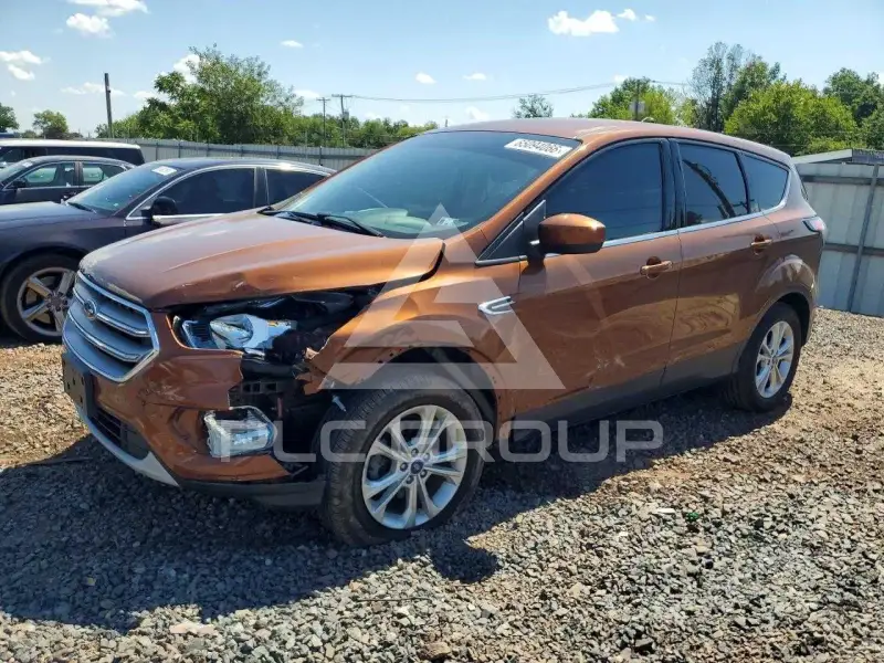 2017 Ford ESCAPE photo