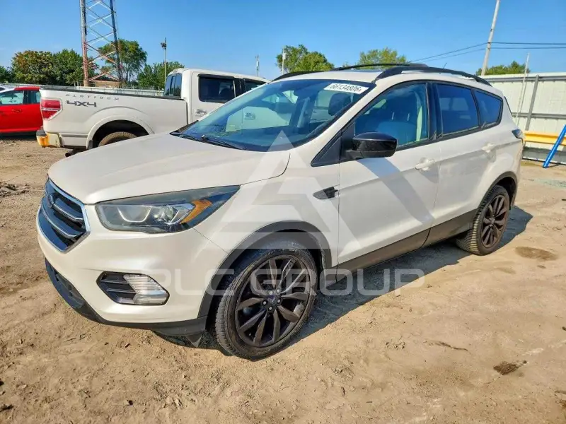 2017 Ford ESCAPE photo