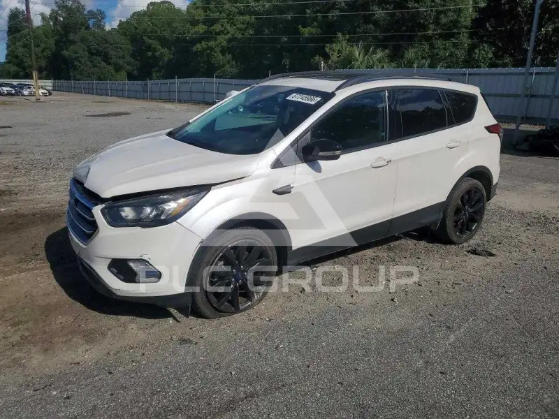 2017 Ford ESCAPE photo