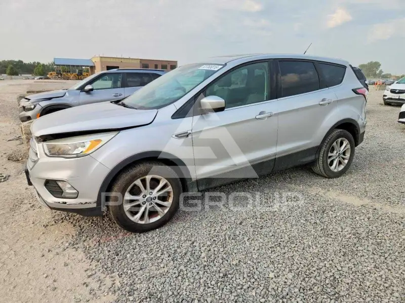 2017 Ford ESCAPE photo