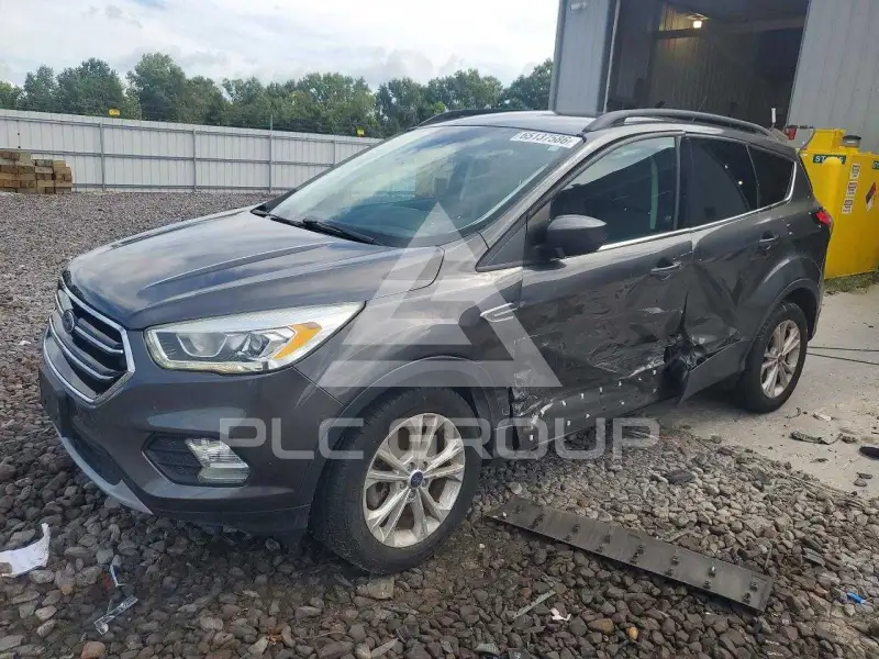 2017 Ford ESCAPE photo