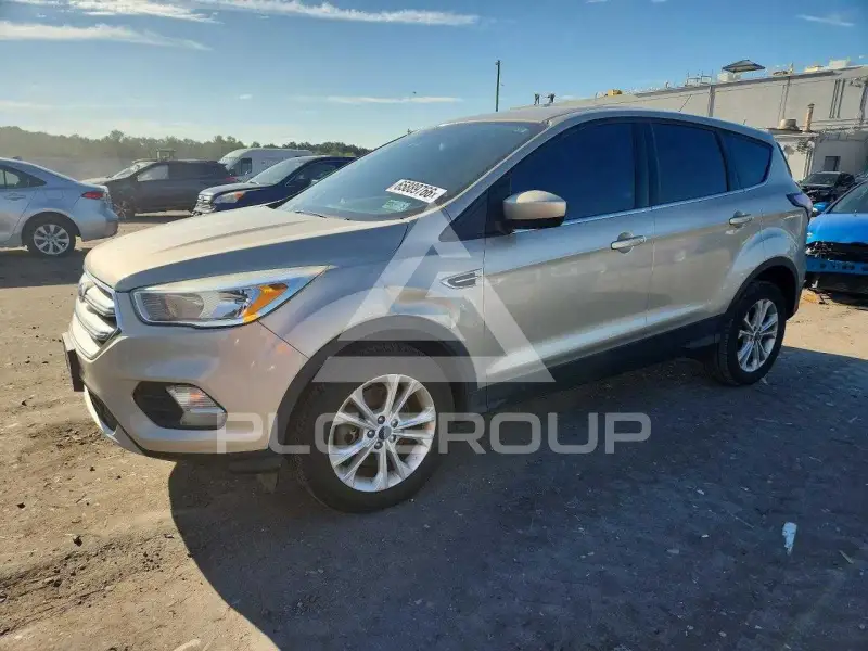 2017 Ford ESCAPE photo