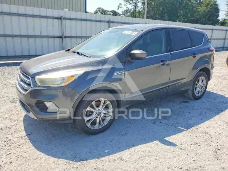 2017 Ford ESCAPE photo