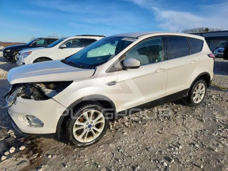 2017 Ford ESCAPE photo
