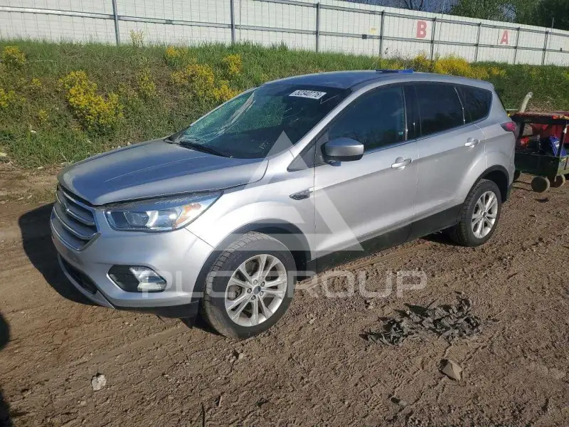 2017 Ford ESCAPE photo