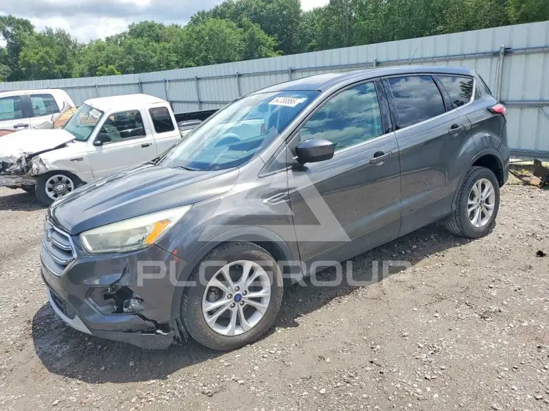 2017 Ford ESCAPE photo