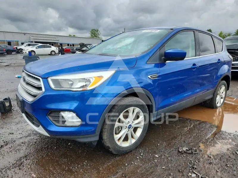 2017 Ford ESCAPE photo