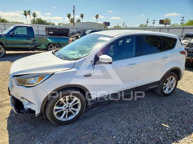 2017 Ford ESCAPE фото