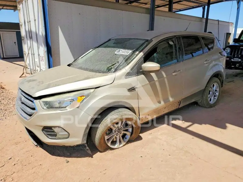 2017 Ford ESCAPE photo