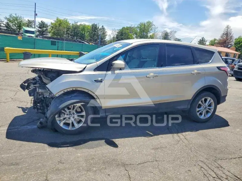 2017 Ford ESCAPE photo
