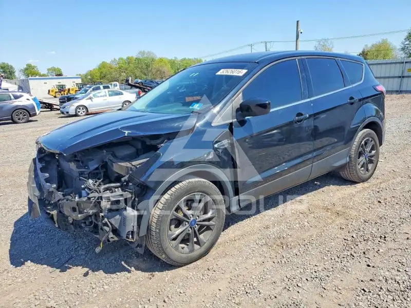 2017 Ford ESCAPE photo