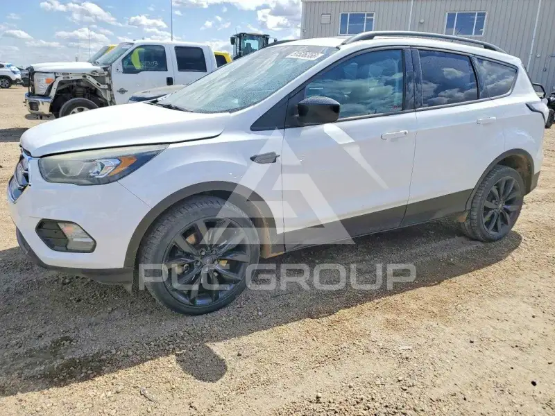 2017 Ford ESCAPE photo