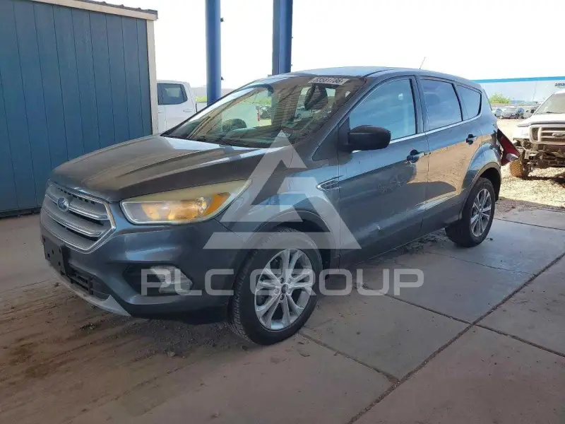 2017 Ford ESCAPE photo