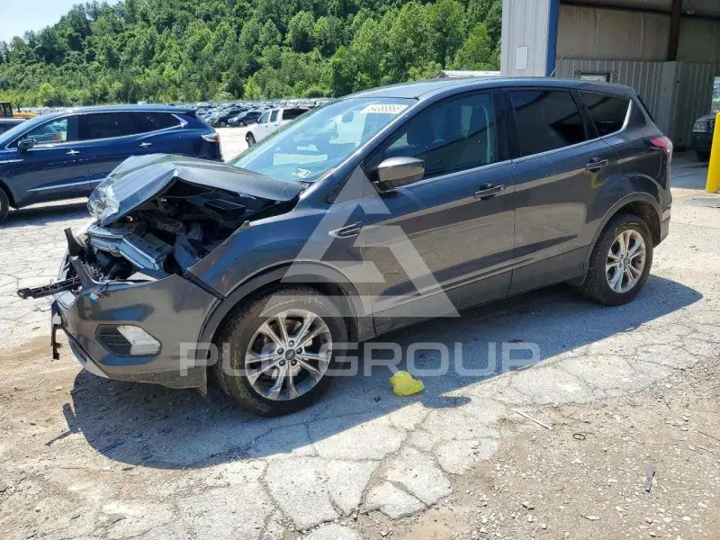 2017 Ford ESCAPE photo