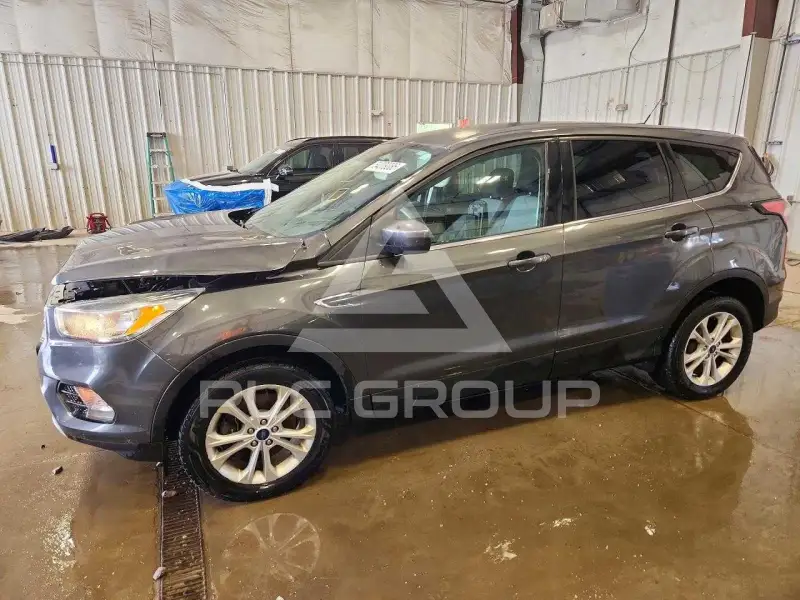 2017 Ford ESCAPE photo